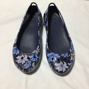 CROCS Kadee Floral Patterned Blue Flats